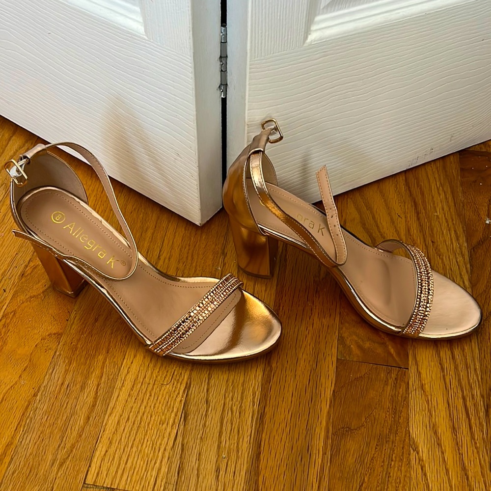 Size 8, never worn Allegra K rose gold heels